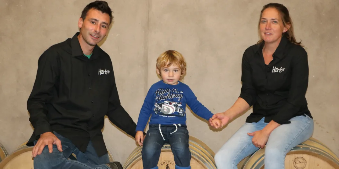 Martina und Silas Hörler mit Sohn.