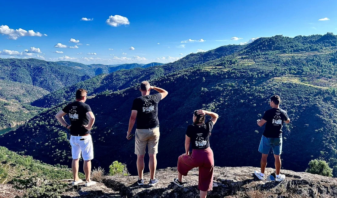 Atemberaubende Aussicht von den «Letra F»-Lagen auf 600 m ü. M.