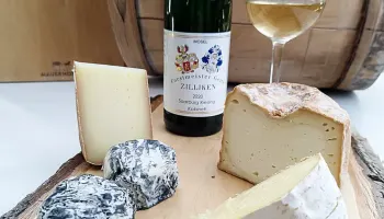 Wein zu verschiedenen Käsesorten.