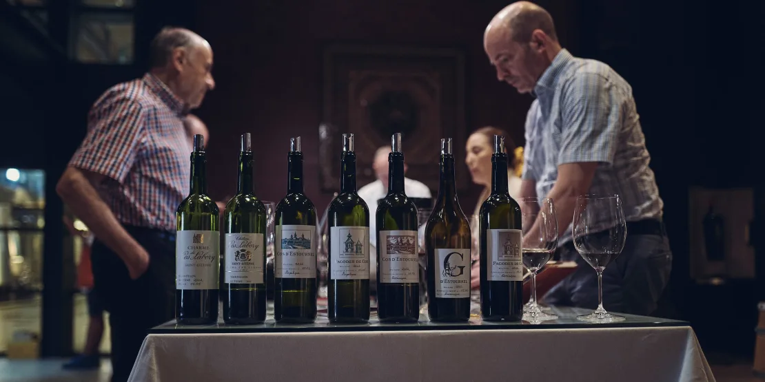 Max Gerstl und Pirmin Bilger bei der Primeur-Verkostung vom Bordeaux Jahrgang 2022.