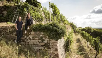 Winzertisch mit dem Weingut A. Christmann und Sektgut Christmann-Kaufmann